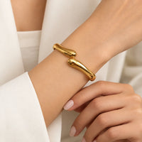 Fluid Teardrop Bypass hand bands