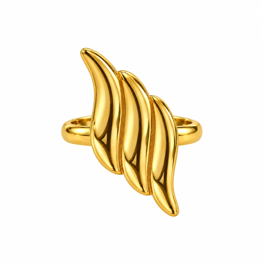 Elara Sculpted Twist Ring