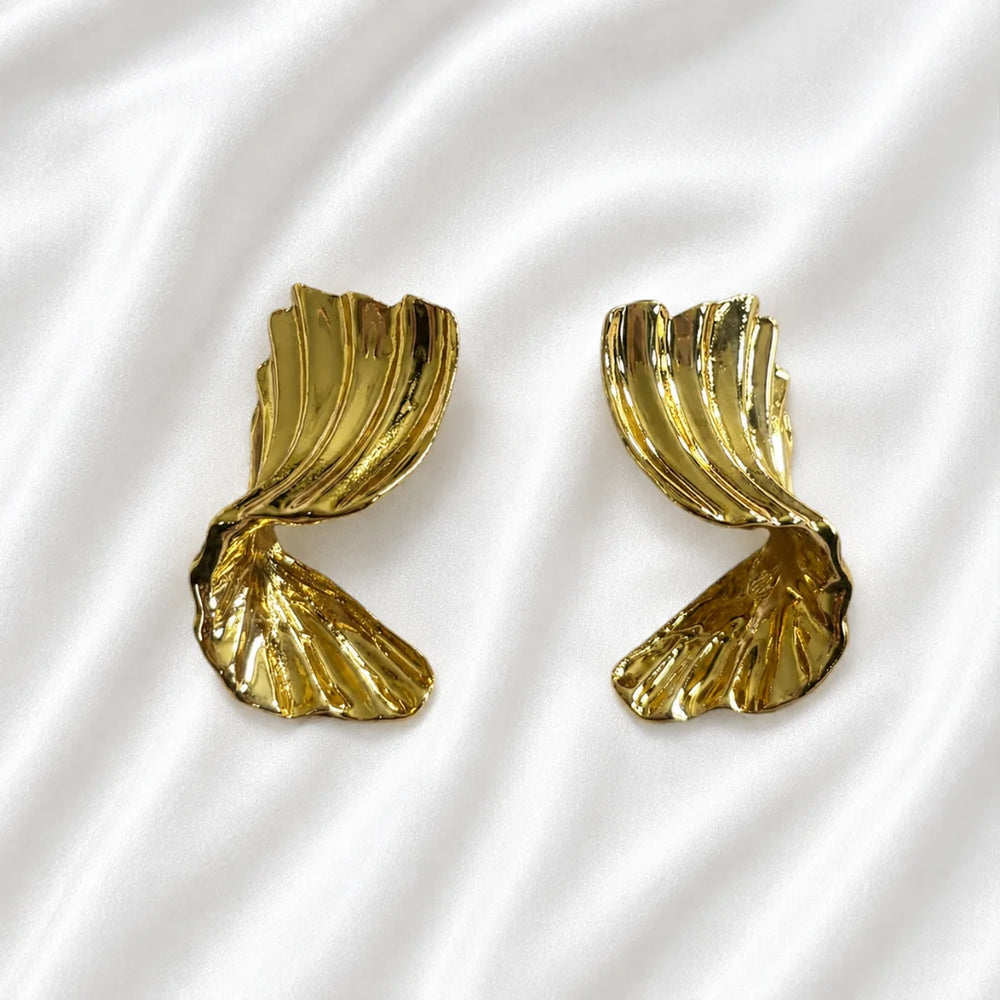 Isla Whirl Earring