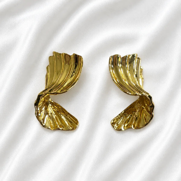 Isla Whirl Earring